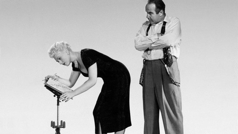 кадр из фильма Рожденная вчера