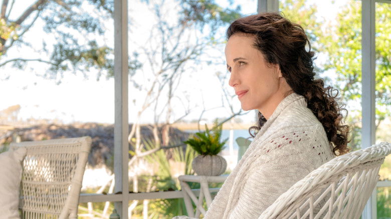 кадр из фильма Дом у пляжа