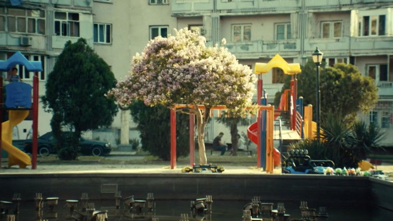 кадр из фильма ნეტავ აღარასდროს მოვიდეს ზაფხული