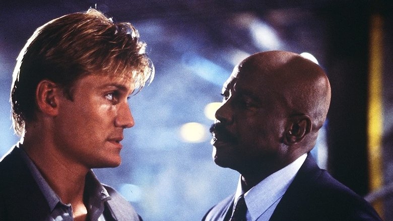 кадр из фильма Черный октябрь