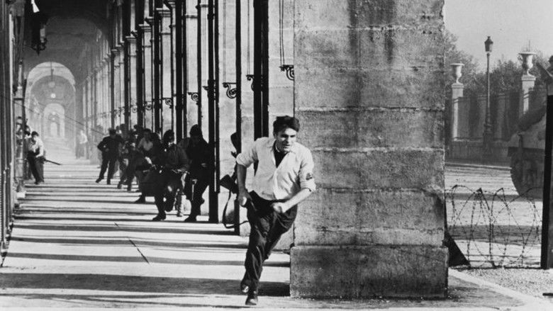 кадр из фильма Горит ли Париж?