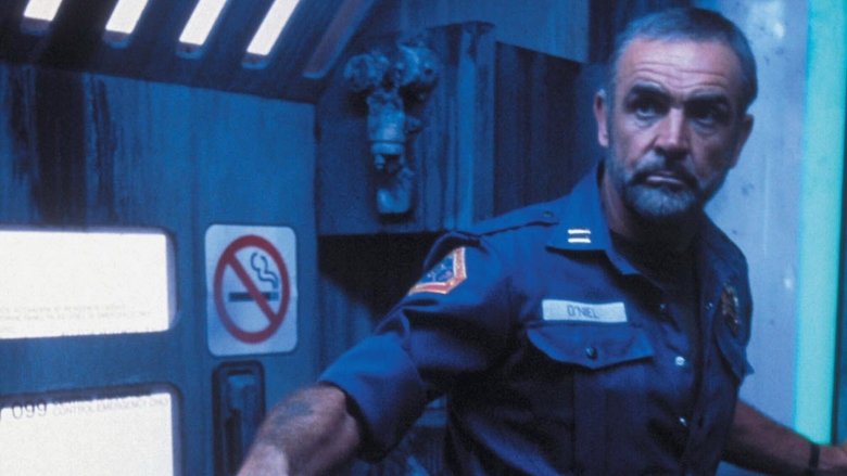 кадр из фильма Чужая земля