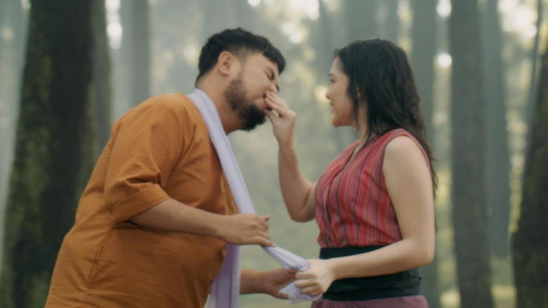 кадр из фильма Kang Solah (From Kang Mak) x Nenek Gayung