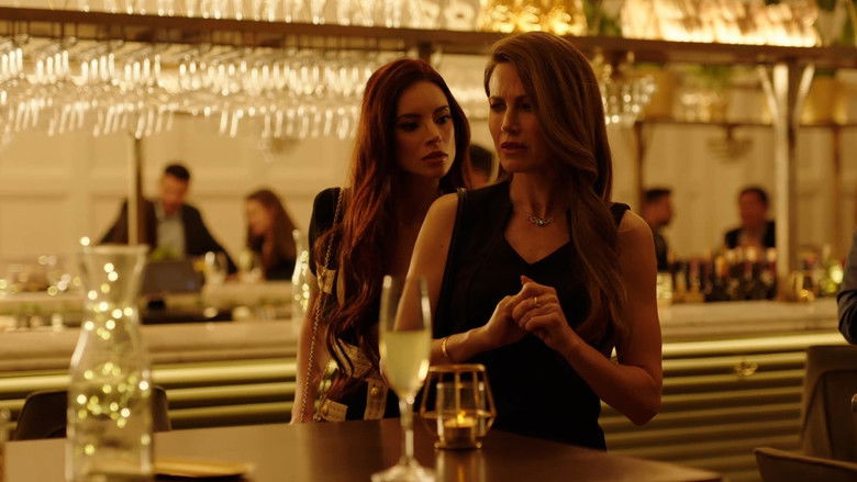 кадр из фильма How to Frame a Family