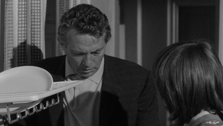 кадр из фильма Girl with Green Eyes