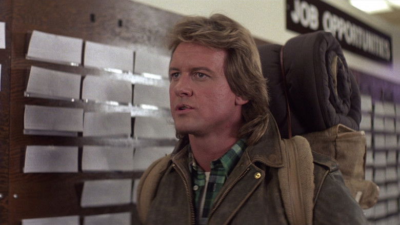 кадр из фильма Чужие среди нас