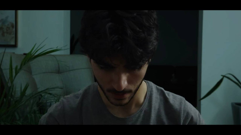 кадр из фильма بەسەرهاتێکی نامۆ