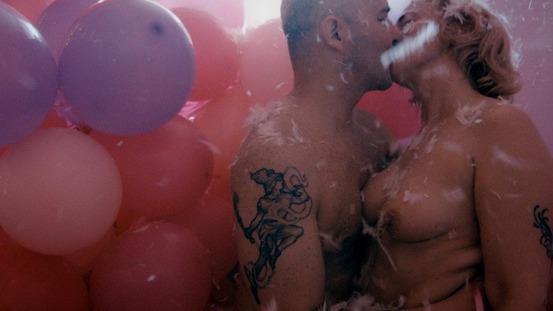 кадр из фильма Bloom Up: A Swinger Couple Story