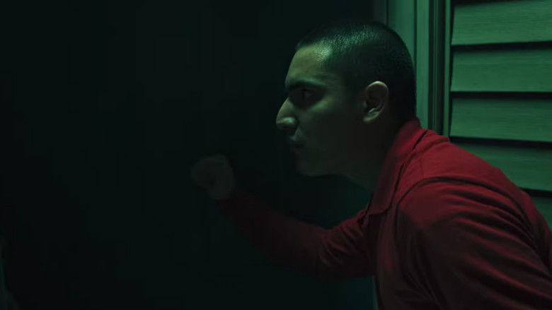 кадр из фильма When the Pizza Delivery Guy Walks in on a Robbery