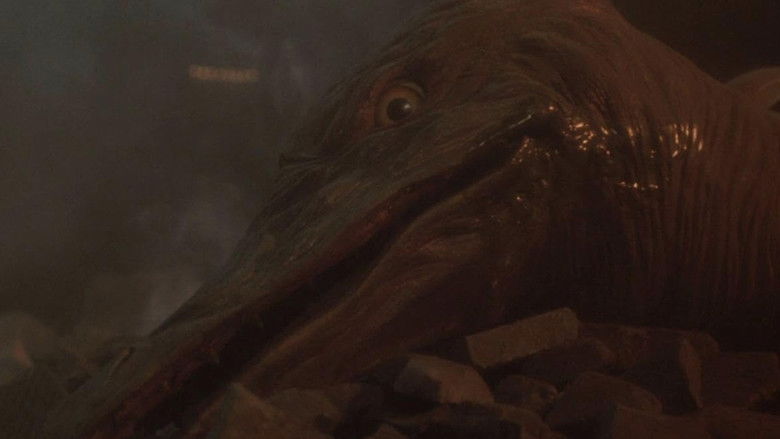 кадр из фильма Годзилла против СпэйсГодзиллы