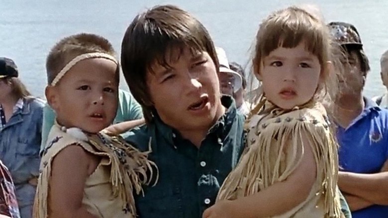 кадр из фильма Mi'kmaq Family (Migmaoei Otjiosog)