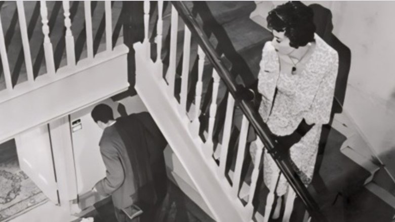 кадр из фильма Moment of Indiscretion