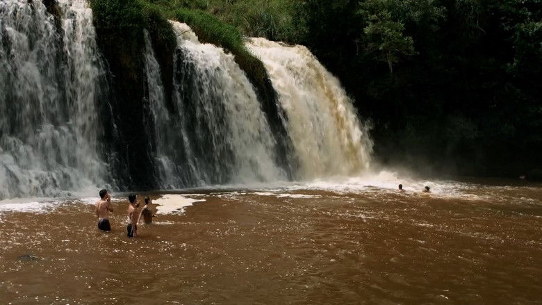 кадр из фильма Estranhas Cotoveladas