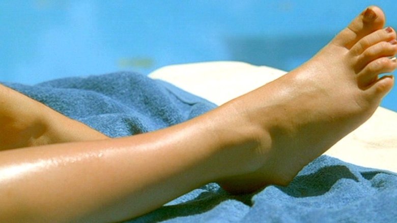 кадр из фильма Бассейн