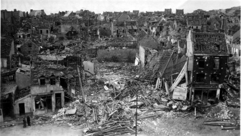 кадр из фильма LE PORTEL 1943, Les sacrifiés du grand bluff des Alliés