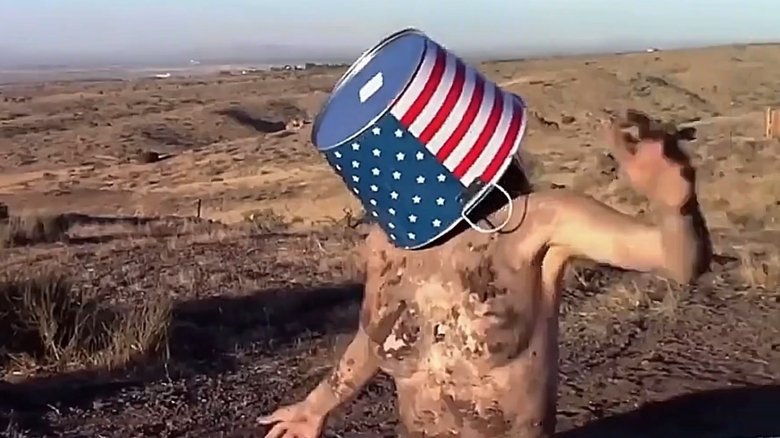 кадр из фильма The Great American Mud Wrestle