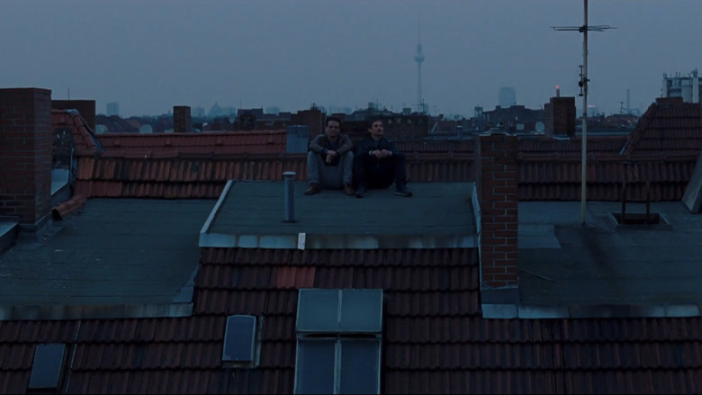 кадр из фильма Пляж будущего