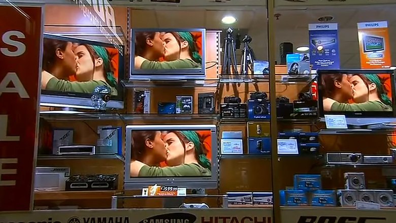 кадр из фильма Небесные восхищения Нины