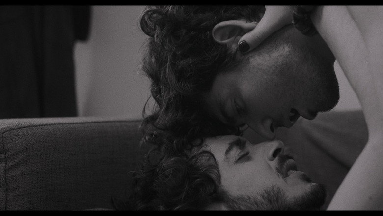 кадр из фильма Γελοίοι Έρωτες