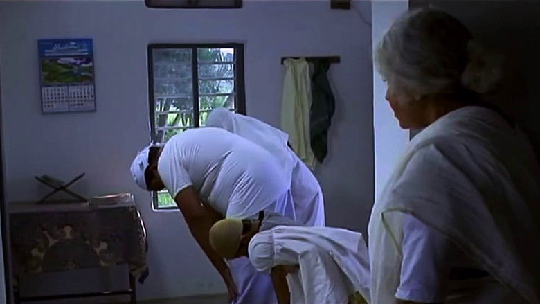 кадр из фильма തനിച്ചല്ല ഞാൻ