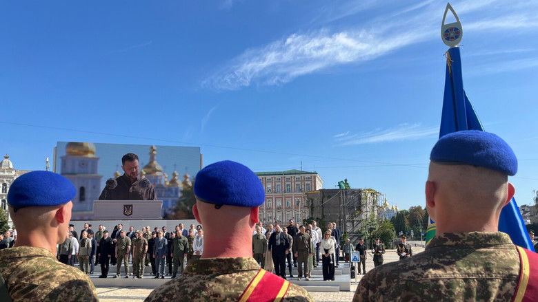 кадр из фильма Zelensky