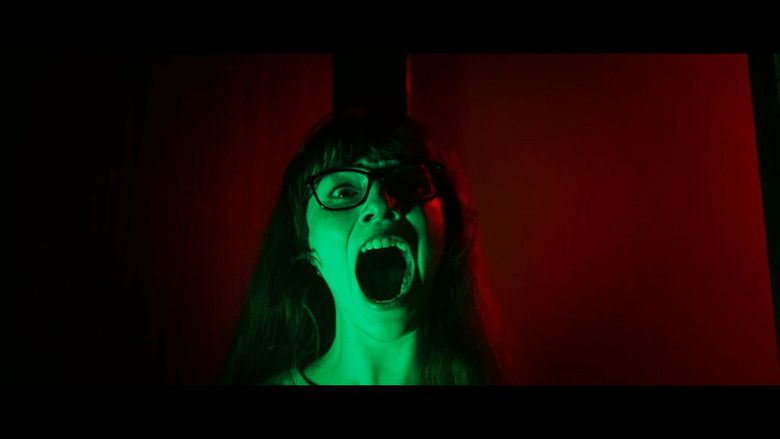 кадр из фильма A Beleza Viva nos Teus Olhos Mortos