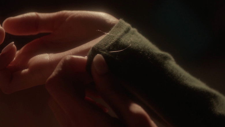 кадр из фильма 1-800-ALL-GOOD