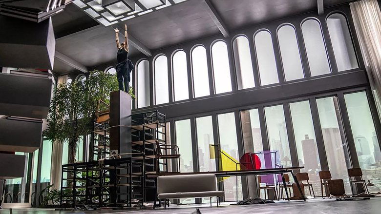 кадр из фильма Внутри