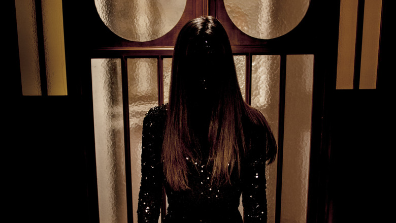 кадр из фильма Странный цвет слез твоего тела