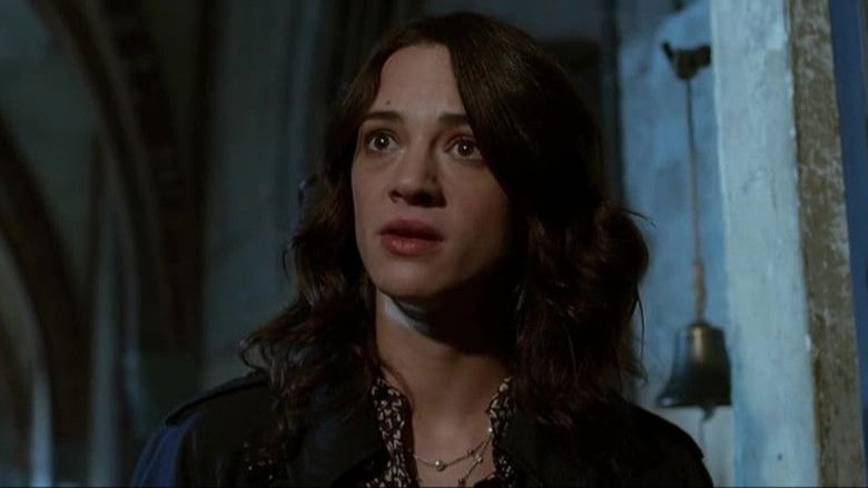 кадр из фильма Мать слёз