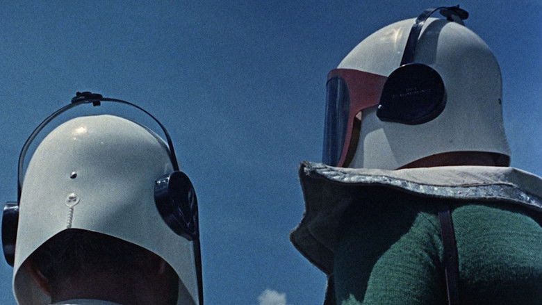 кадр из фильма Голышом на Луне