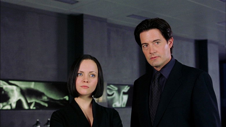 кадр из фильма Найти Алису