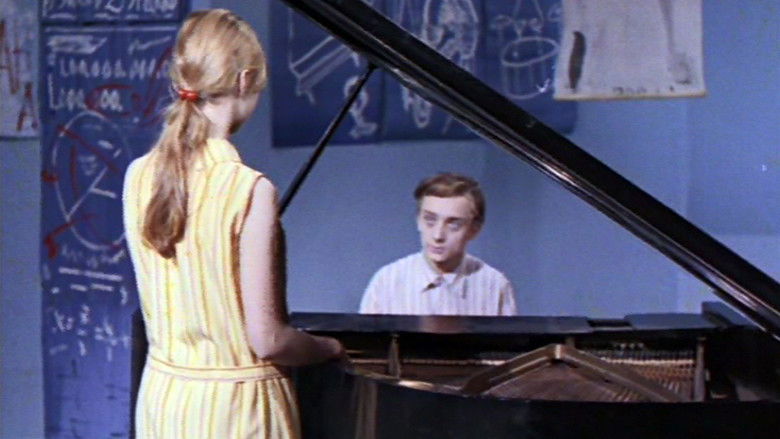 кадр из фильма Маленький школьный оркестр