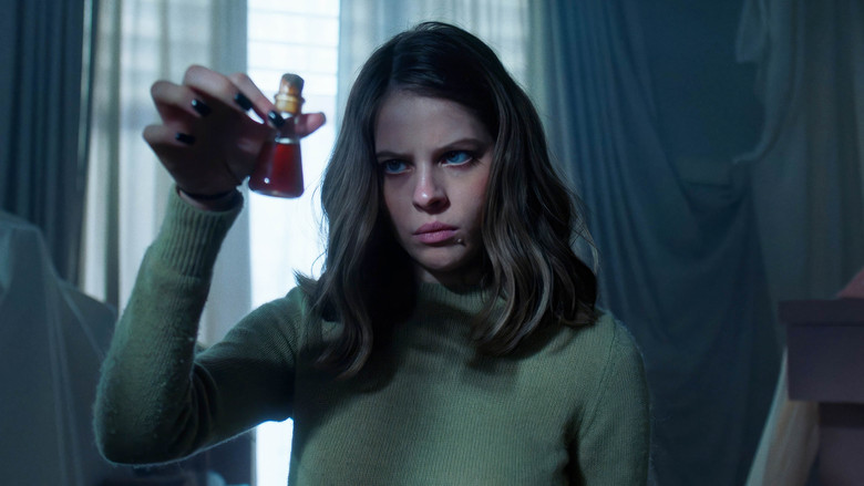 кадр из фильма Отражение тьмы