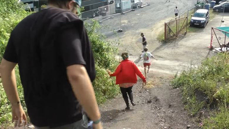 кадр из фильма Les enfants fous