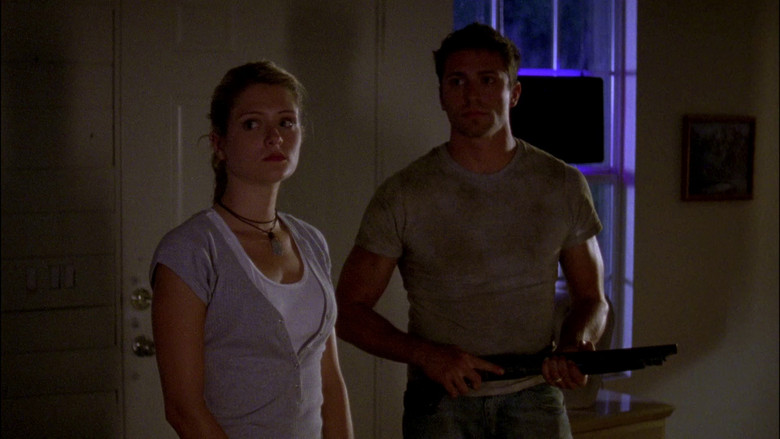 кадр из фильма Убивая мертвецов