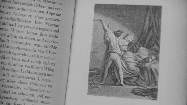 кадр из фильма Девушки в униформе