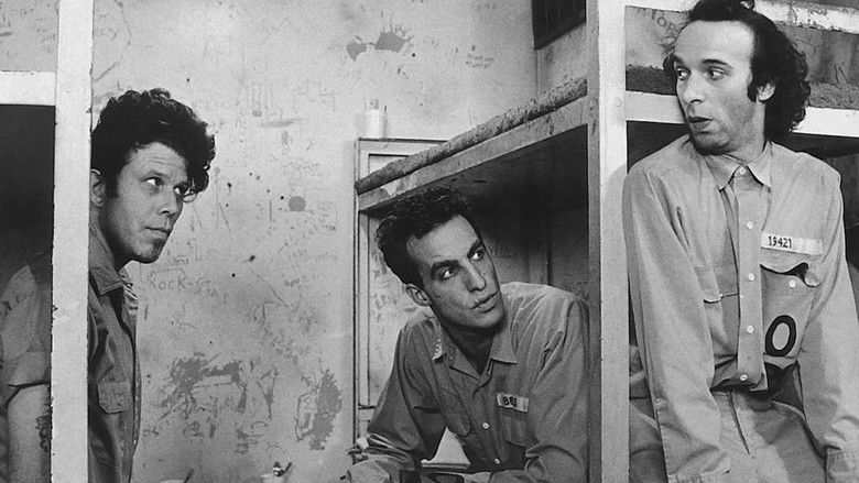 кадр из фильма Вне закона