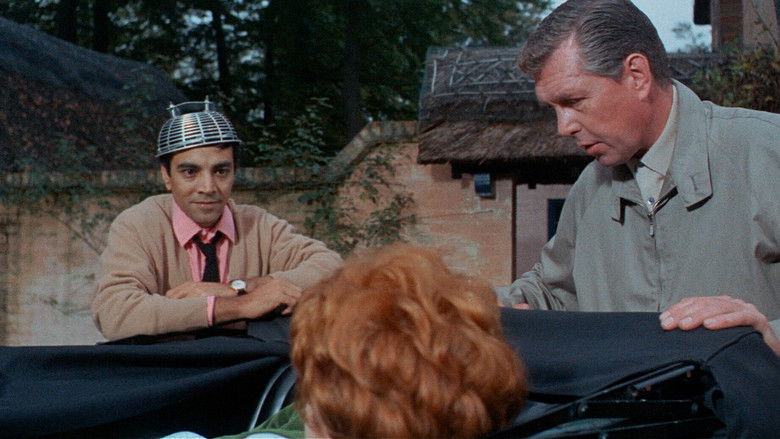 кадр из фильма Они прибыли из другого пространства