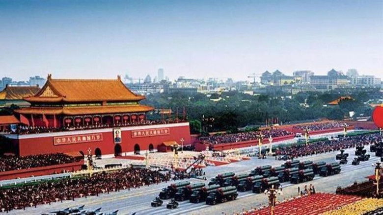 кадр из фильма 世纪大阅兵