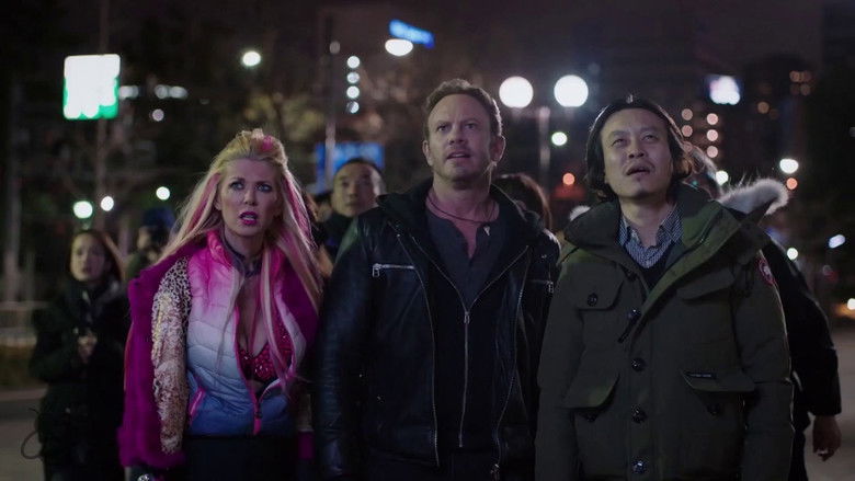 кадр из фильма Акулий торнадо 5: Глобальное роение