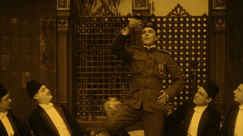 кадр из фильма The Captive