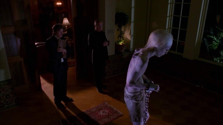 кадр из фильма Cigarette Burns