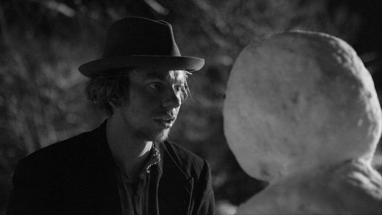 кадр из фильма Ноябрь