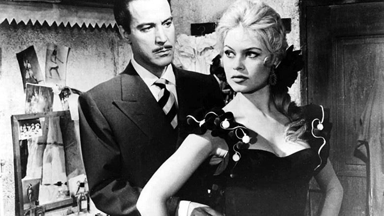 кадр из фильма Женщина и паяц