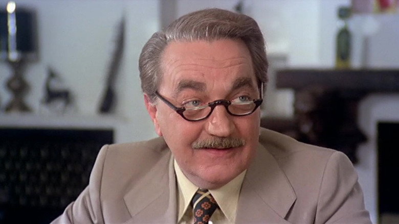 кадр из фильма Любовь, постель и предательство