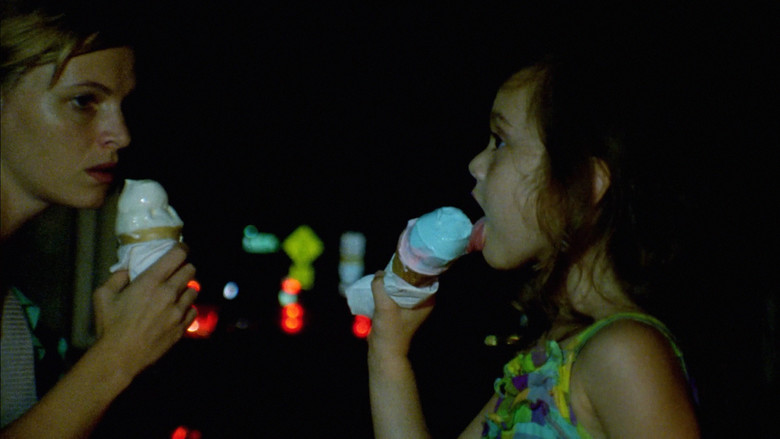 кадр из фильма Когда мы жили в Майами