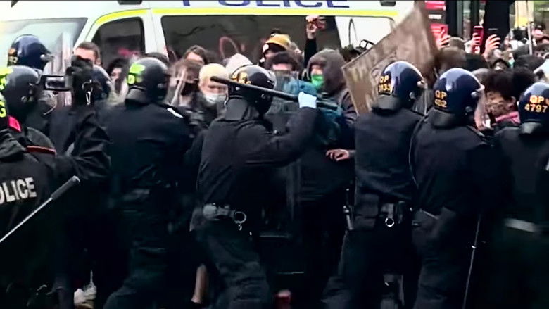 кадр из фильма Decay: On Fascism and Breakdown