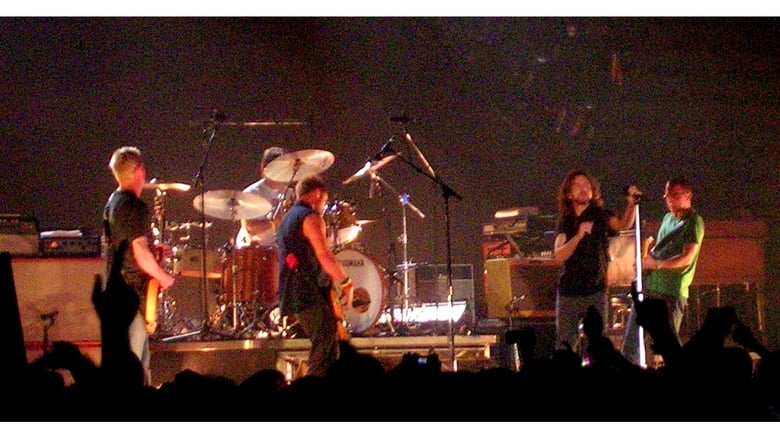 кадр из фильма Pearl Jam: Bologna 2006