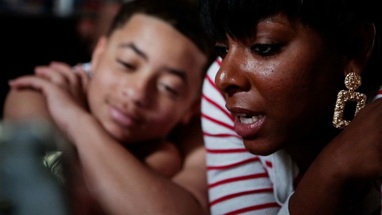 кадр из фильма A Woman on the Outside